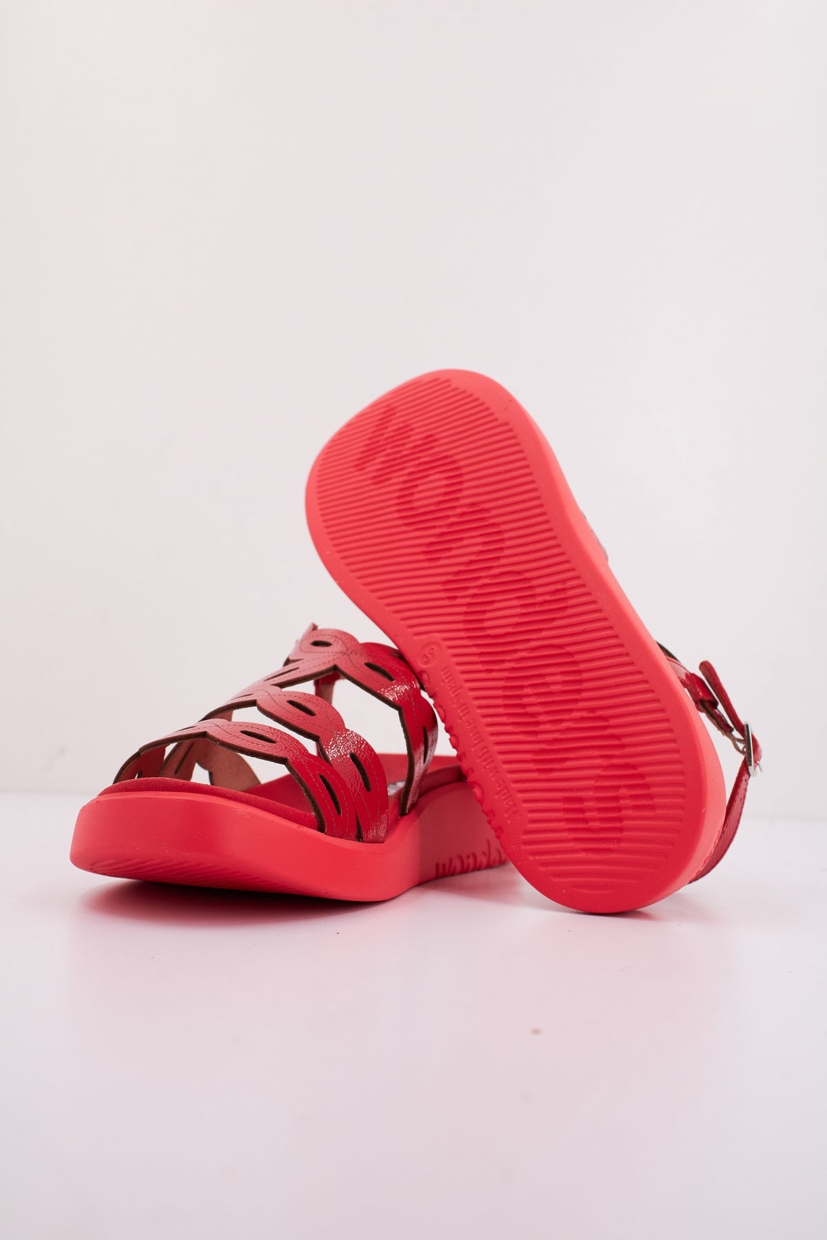 WONDERS C en color ROJO (5)