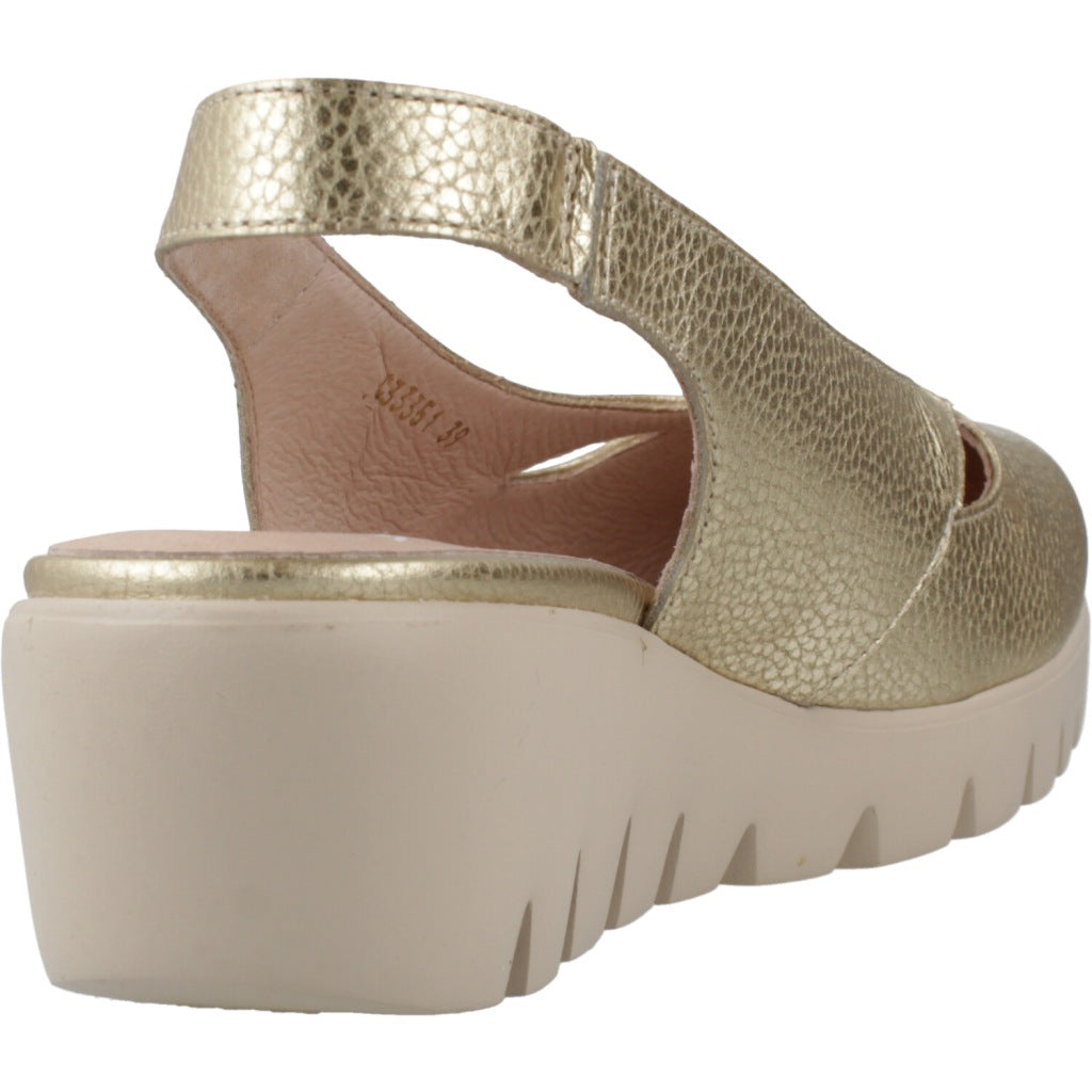 WONDERS C en color ORO (3)