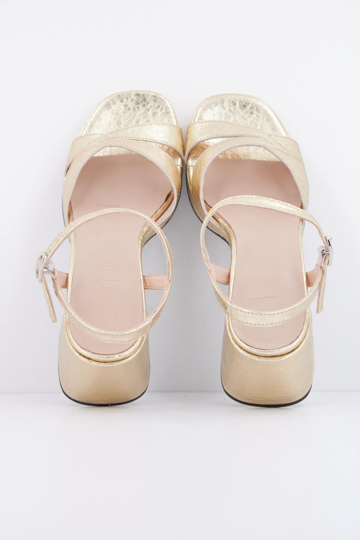 WONDERS G en color ORO (3)