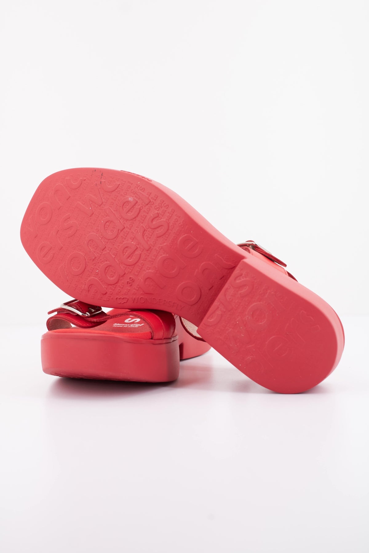 WONDERS B en color ROJO (5)