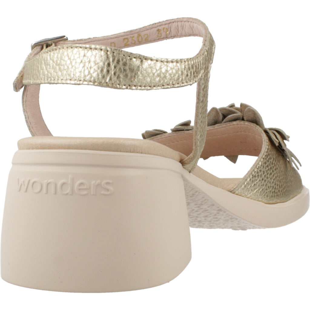 WONDERS D en color ORO (3)