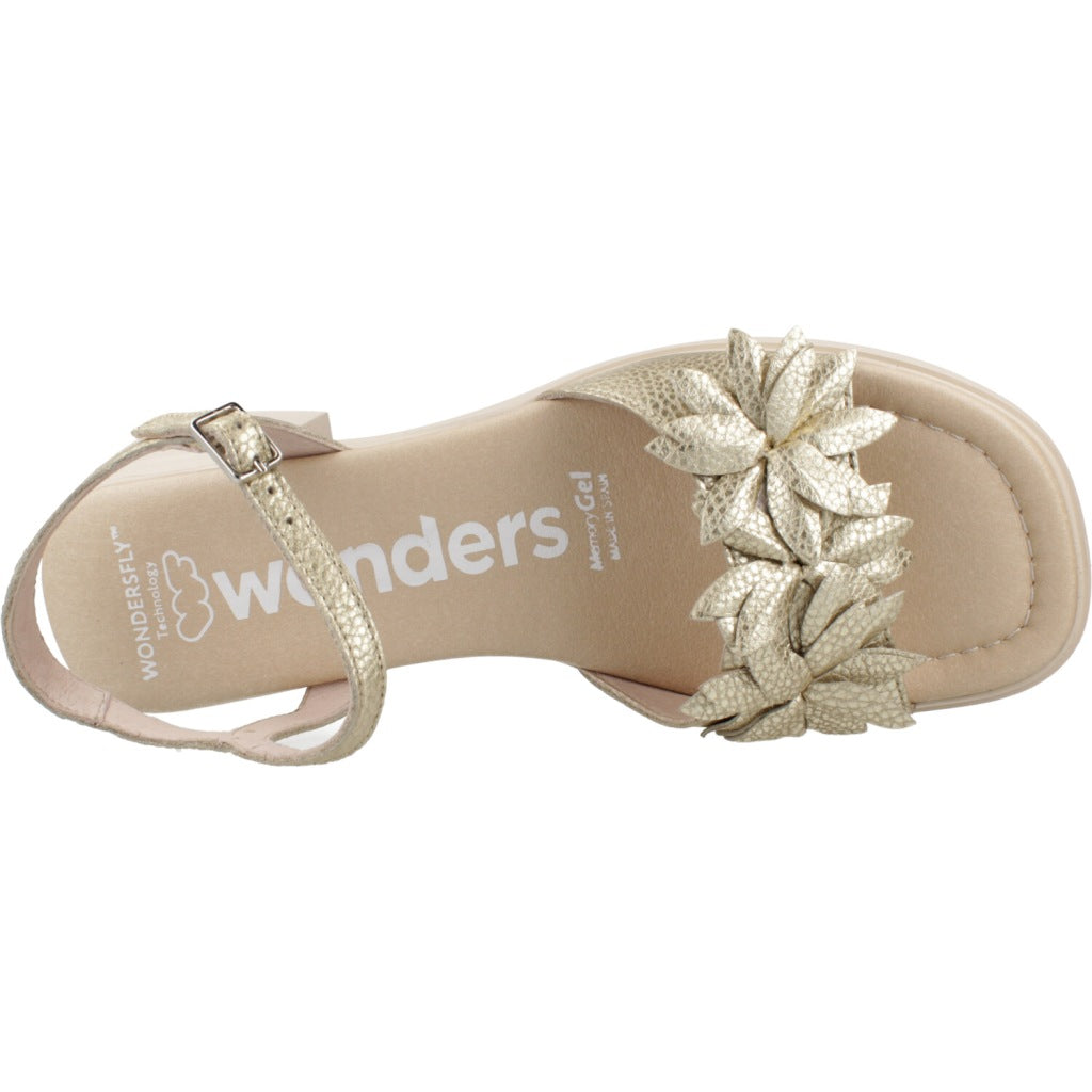 WONDERS D en color ORO (7)
