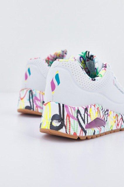 SKECHERS UNO - LOVING LOVE en color BLANCO (3)