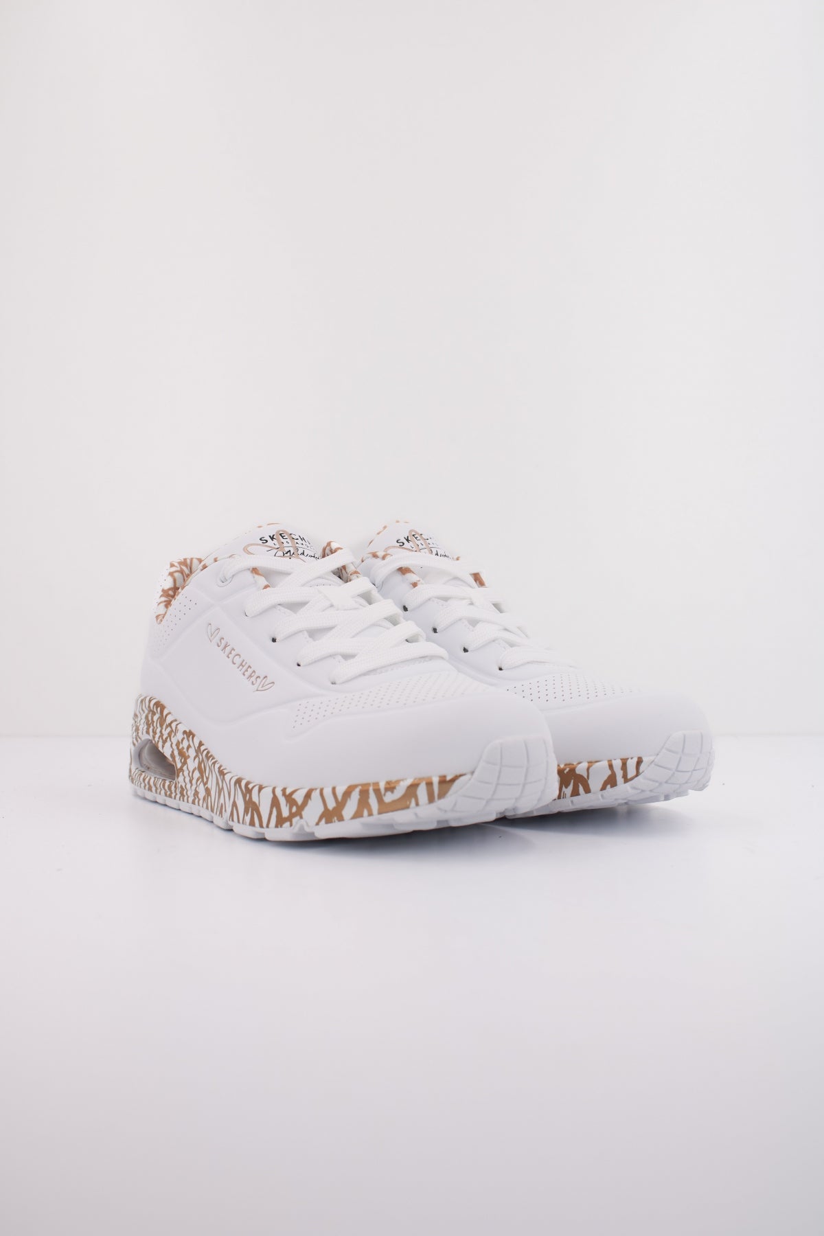 SKECHERS UNO - LOVING LOVE en color BLANCO (2)