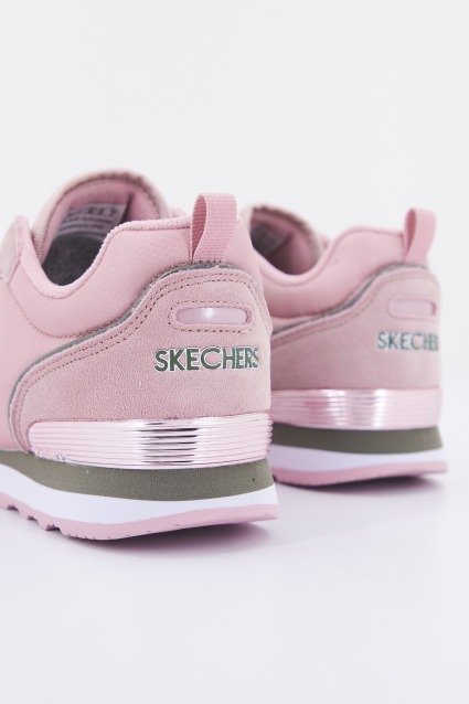 SKECHERS OG STEP N FLY en color ROSA (3)
