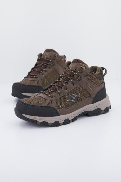 SKECHERS SELMEN MELANO en color MARRON (1)