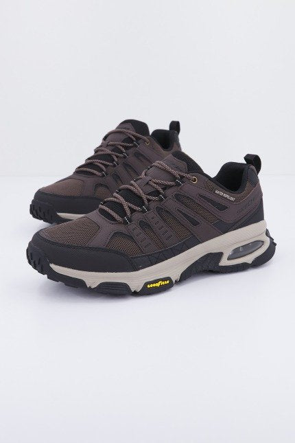 SKECHERS SKECH-AIR ENVOY en color MARRON (1)