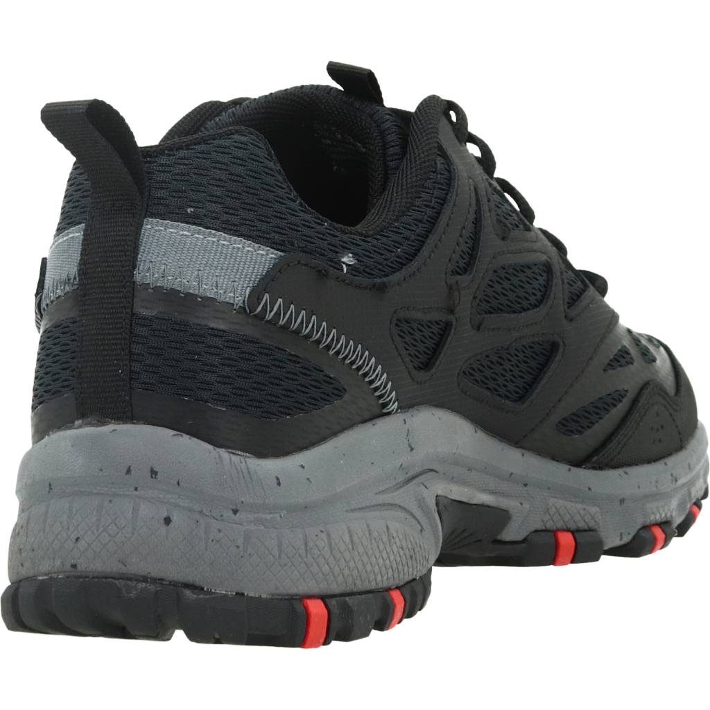 SKECHERS HILLCREST en color NEGRO (3)