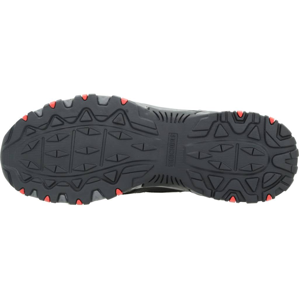 SKECHERS HILLCREST en color NEGRO (7)