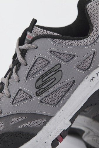 SKECHERS S HILLCREST en color GRIS (4)