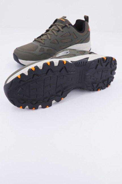 SKECHERS HILLCREST en color VERDE (3)