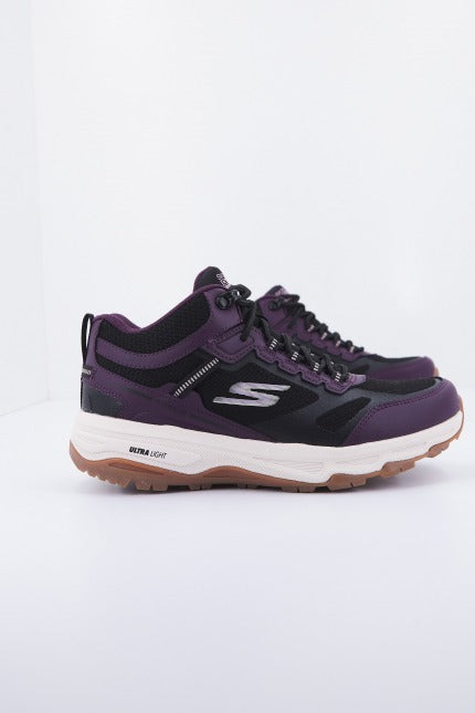 SKECHERS GO RUN TRAIL ALTITUDE HIGHL en color NEGRO (2)