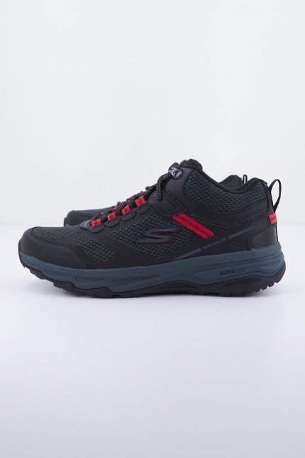 SKECHERS GO RUN TRAIL ALTITUDE en color NEGRO (1)