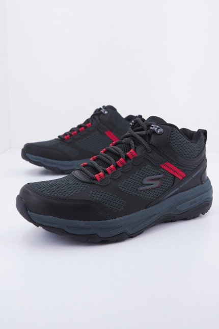 SKECHERS GO RUN TRAIL ALTITUDE en color NEGRO (2)