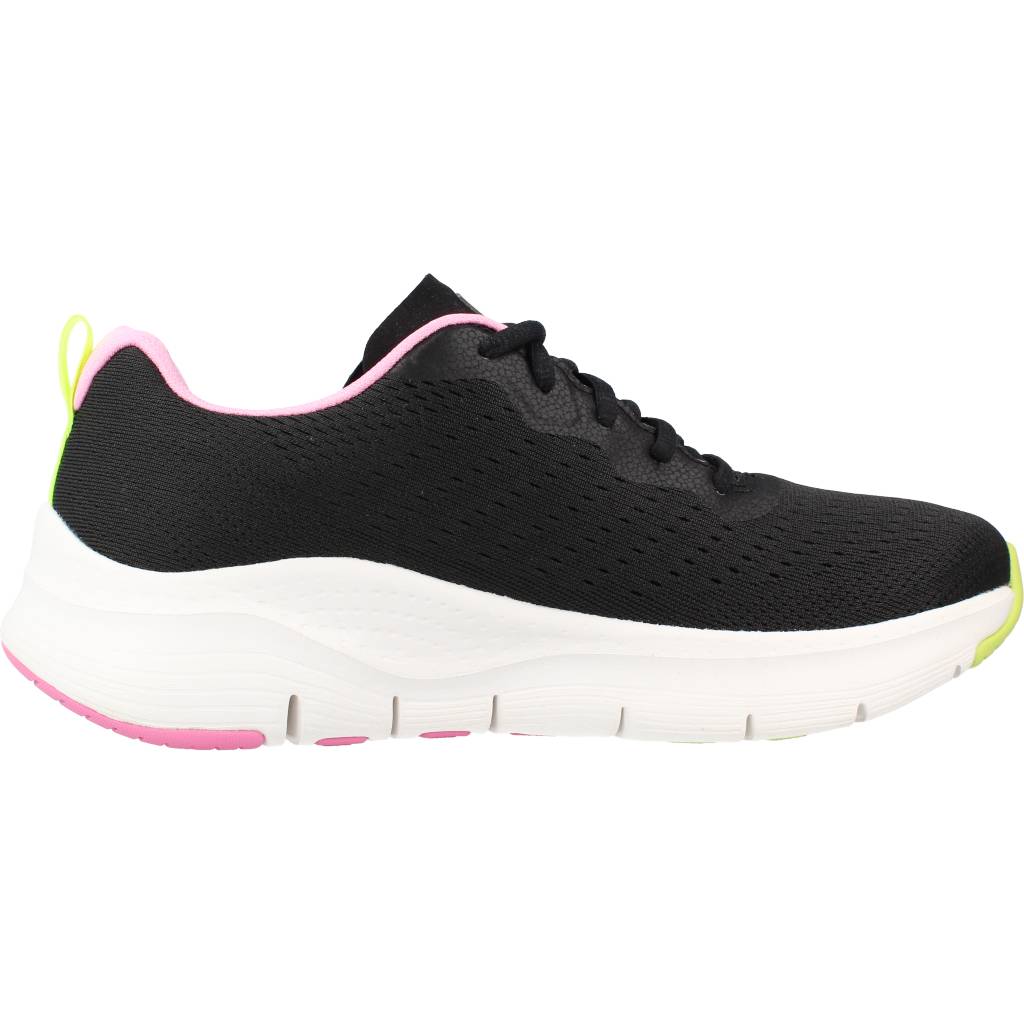 SKECHERS ARCH FIT-INFINITY COOL en color NEGRO (4)