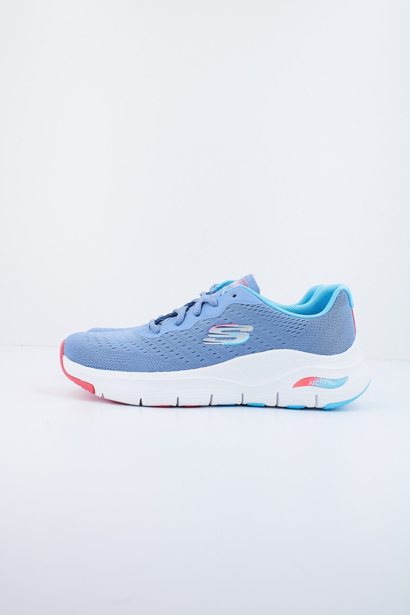 SKECHERS ARCH FIT-INFINITY COOL en color AZUL (1)