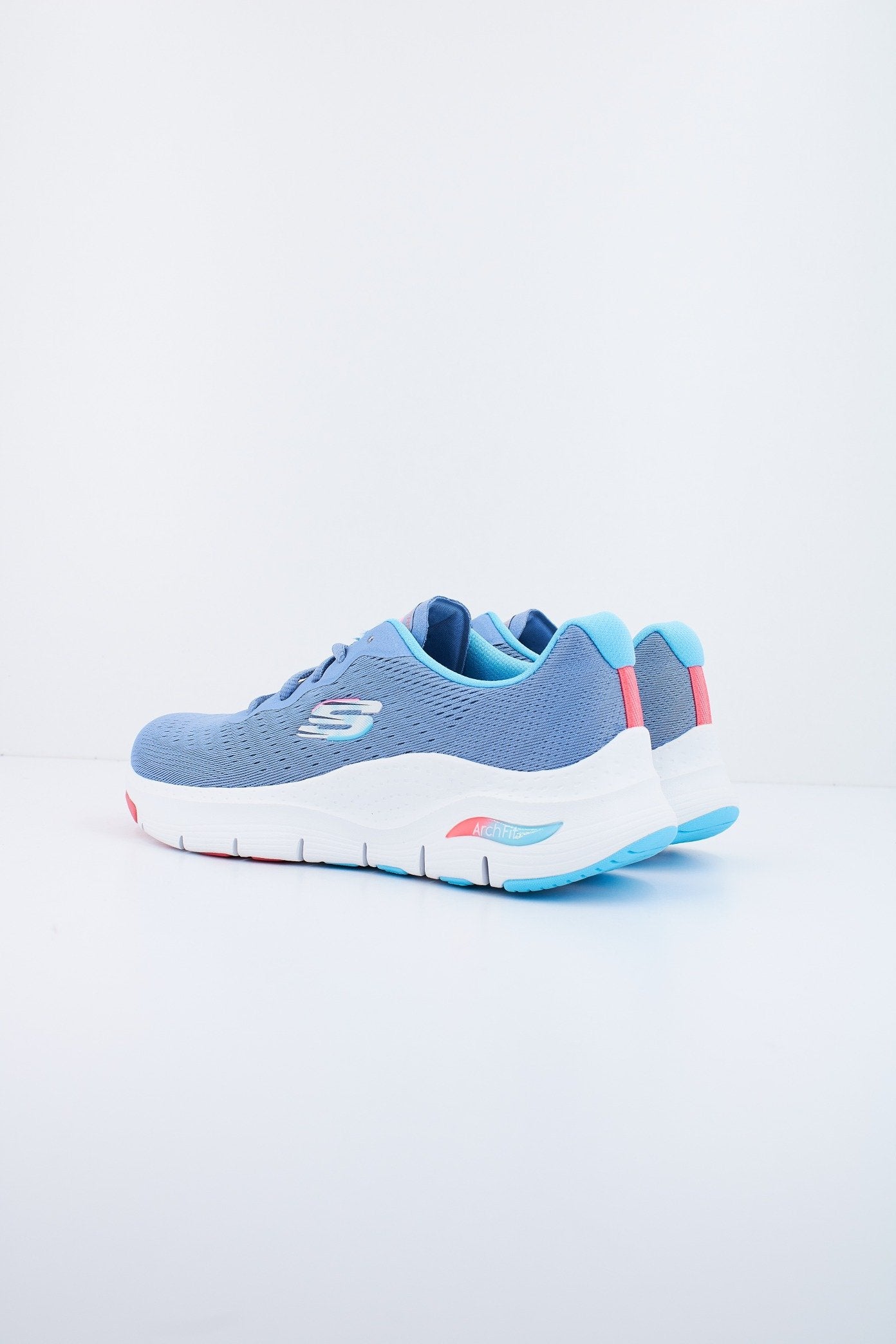 SKECHERS ARCH FIT-INFINITY COOL en color AZUL (3)