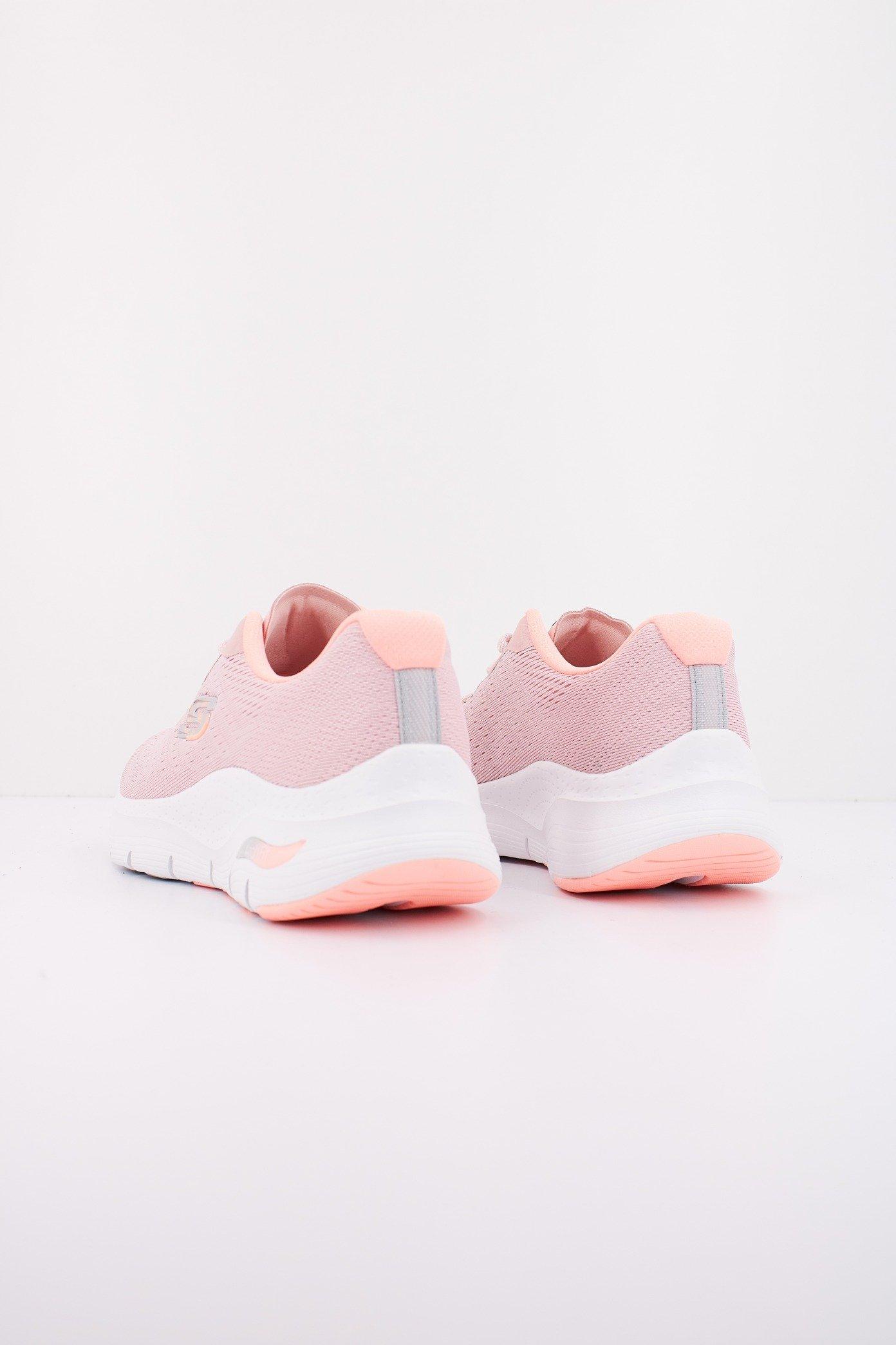 SKECHERS SKECHERS ARCH FIT en color ROSA (3)