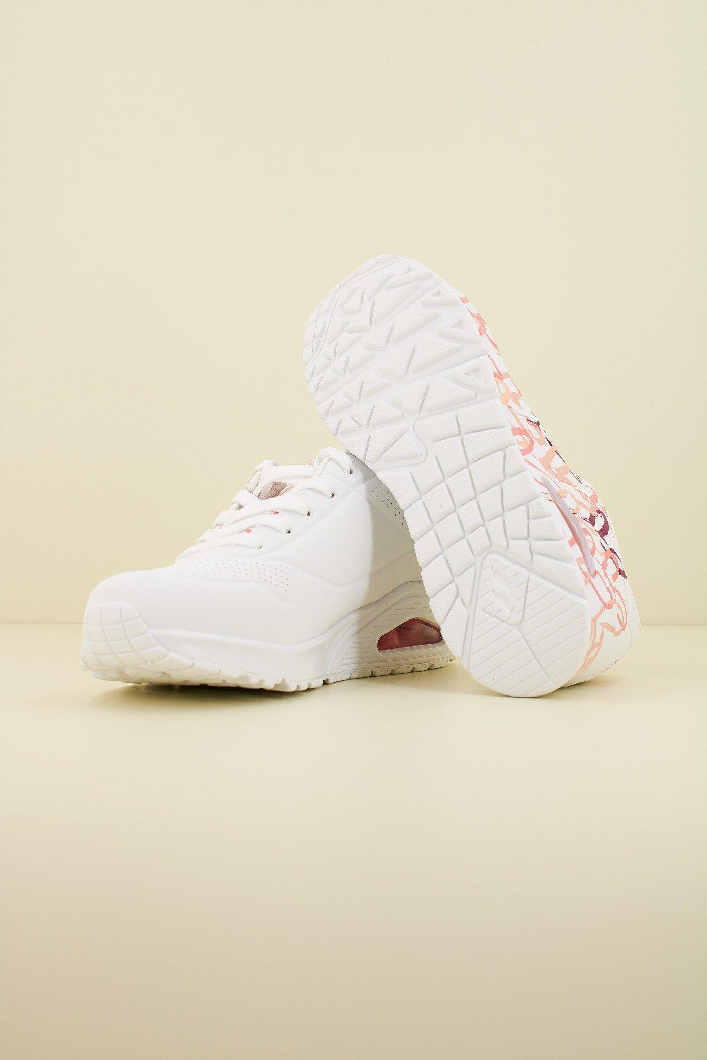 SKECHERS UNO-SPREAD THE LOVE en color BLANCO (4)