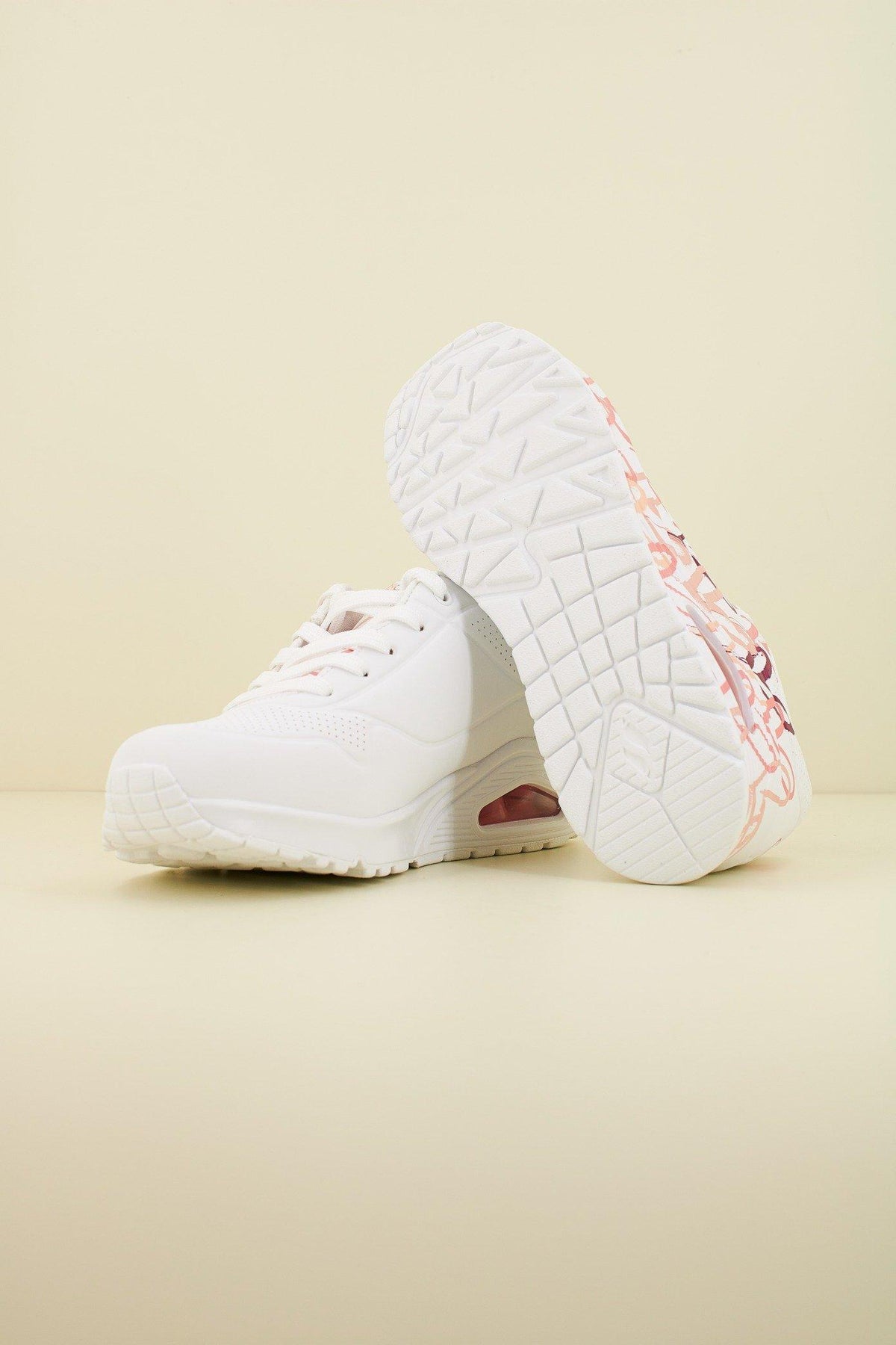 SKECHERS UNO-SPREAD THE LOVE en color BLANCO (4)