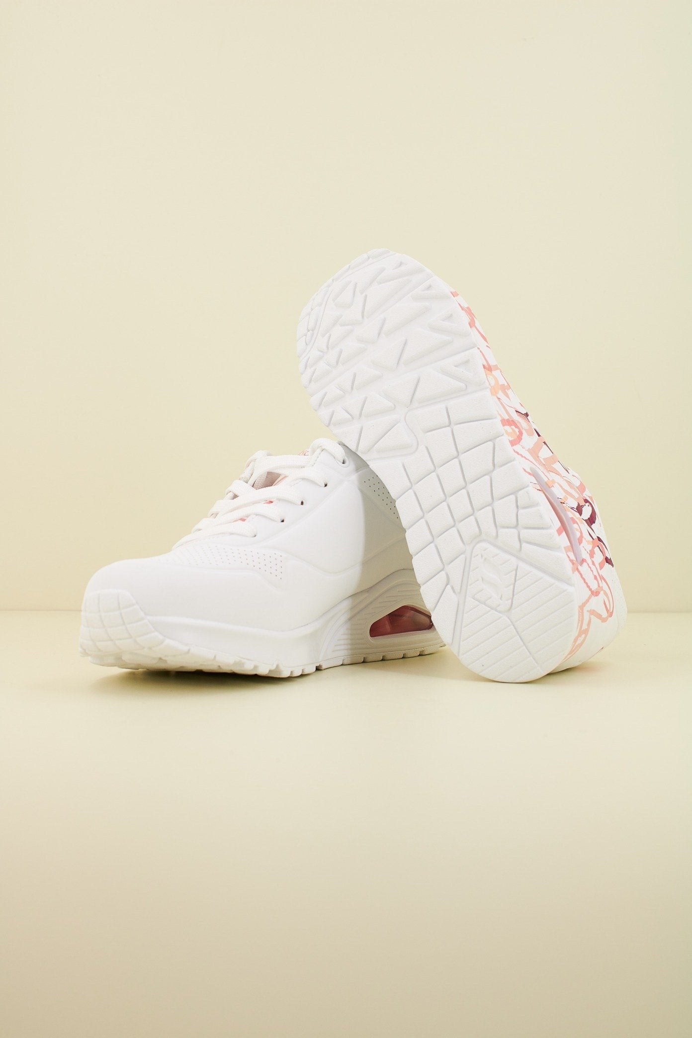 SKECHERS UNO-SPREAD THE LOVE en color BLANCO (4)