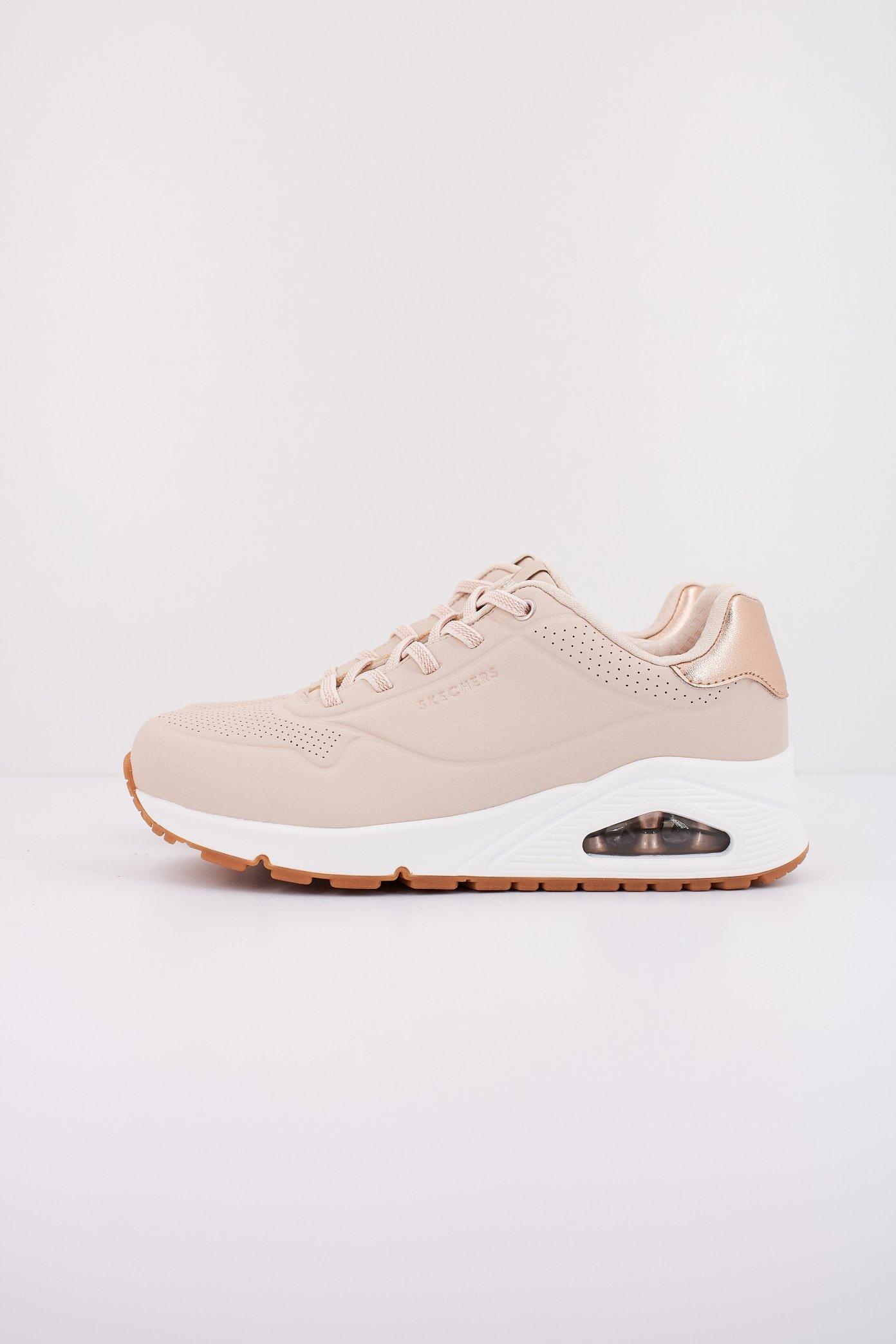SKECHERS UNO - SHIMMER AWAY en color BEIS (1)