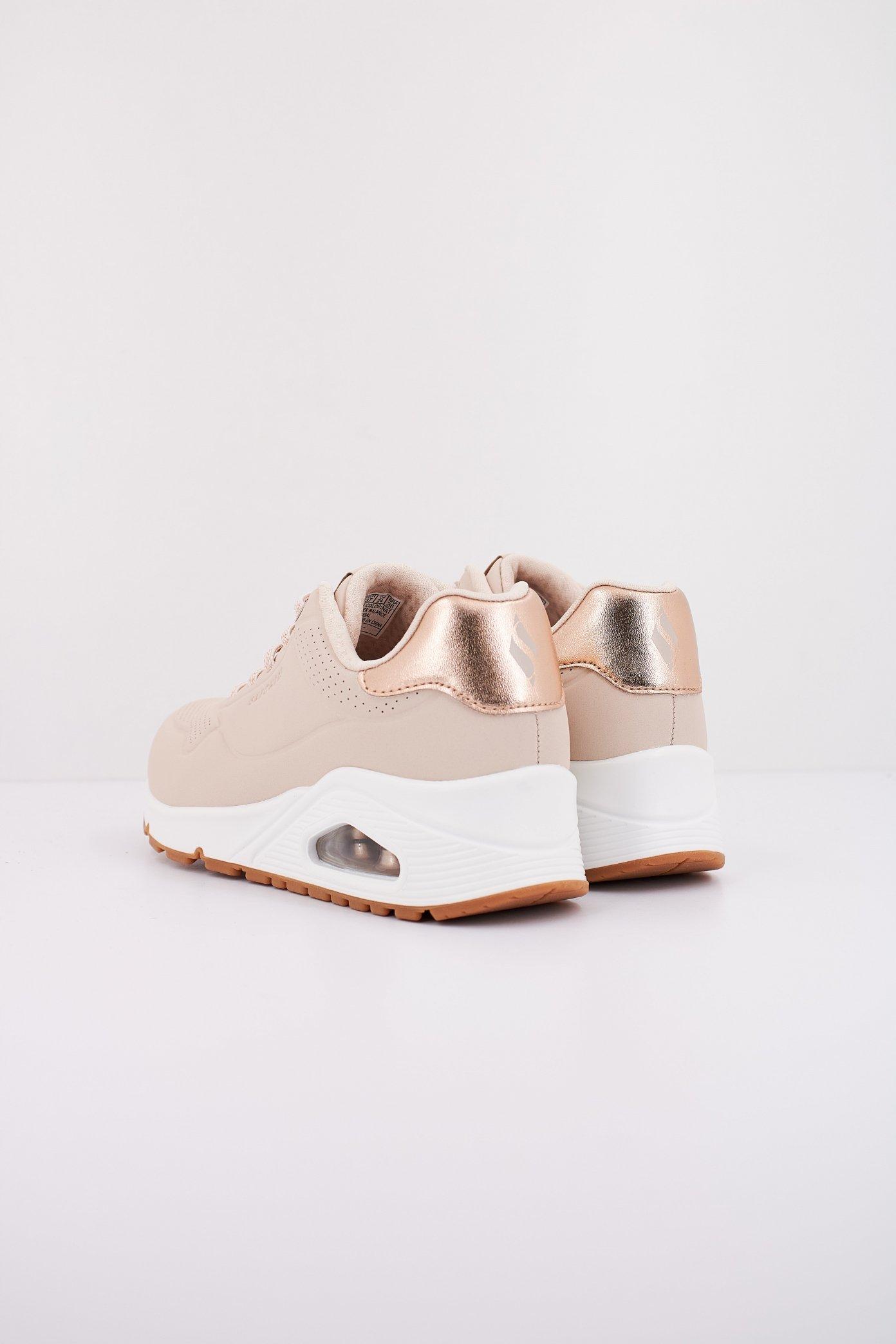 SKECHERS UNO - SHIMMER AWAY en color BEIS (4)
