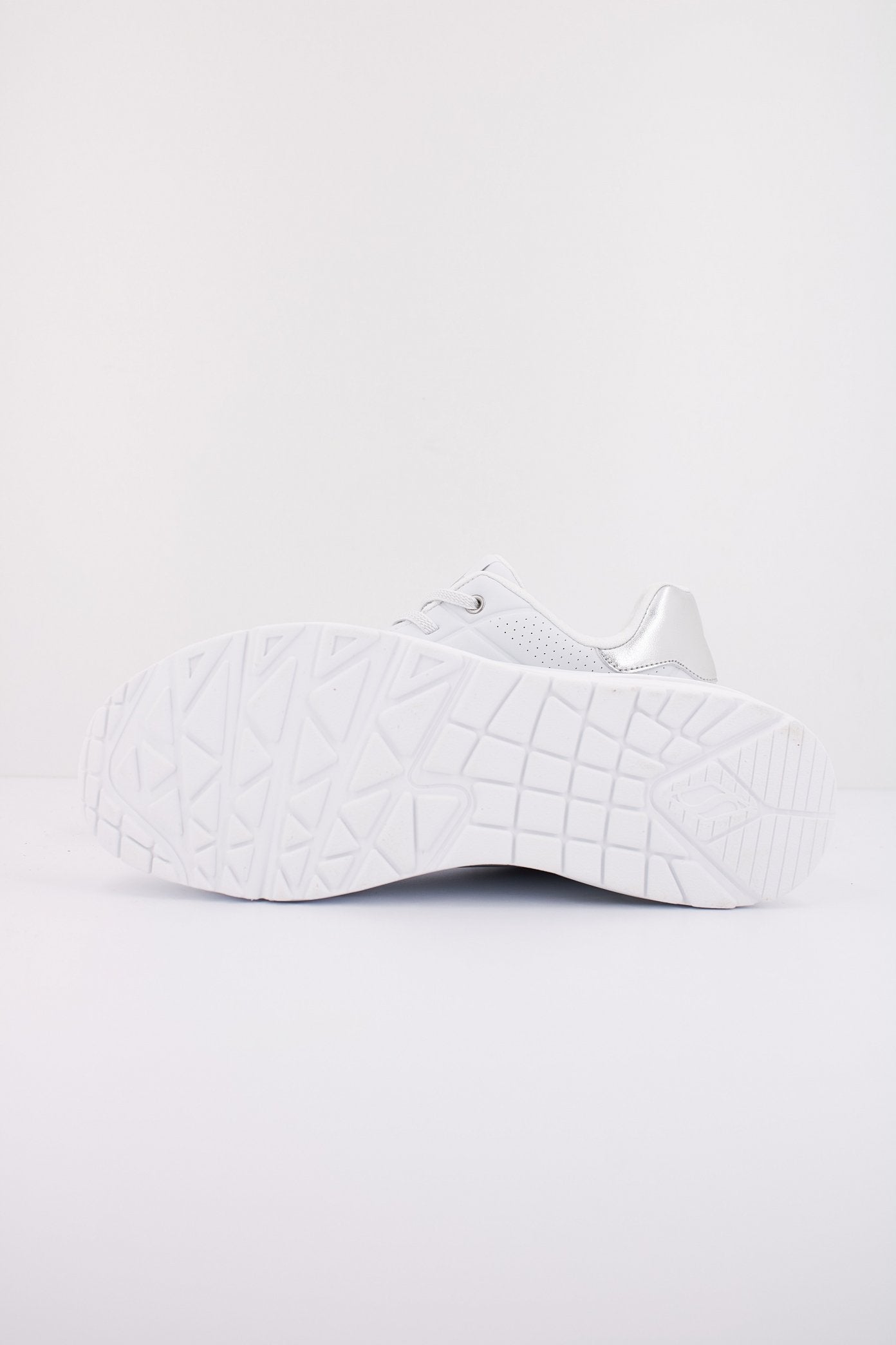 SKECHERS UNO - SHIMMER AWAY en color BLANCO (5)