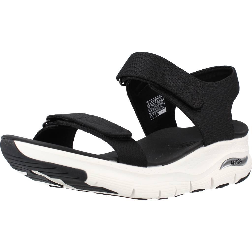 SKECHERS ARCH FIT TOURISTY en color NEGRO (1)