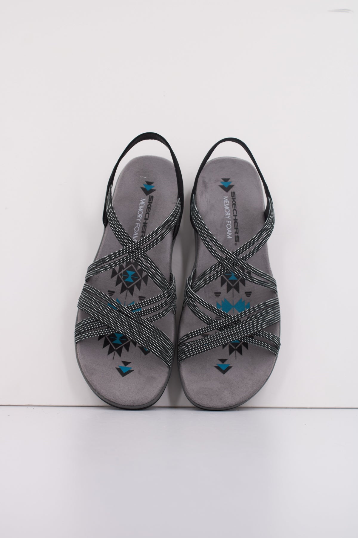 SKECHERS REGGAE SLIM - TURN IT UP en color NEGRO (3)