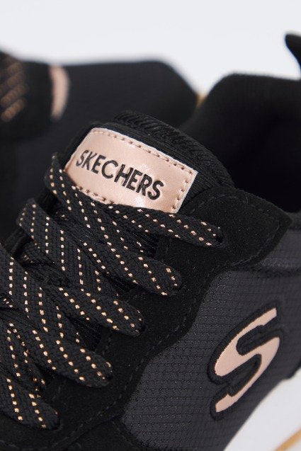 SKECHERS RETROSPECT en color NEGRO (4)
