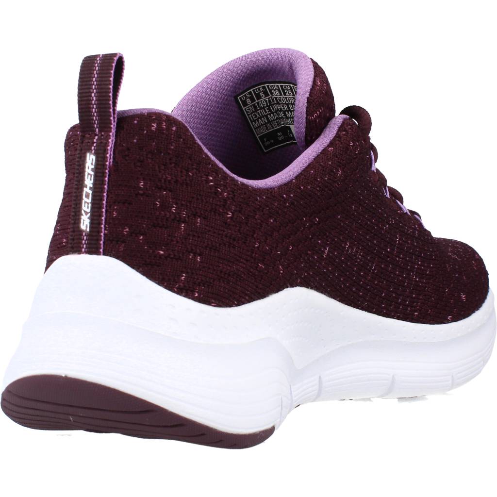 SKECHERS S ARCH FIT en color BURDEOS (3)