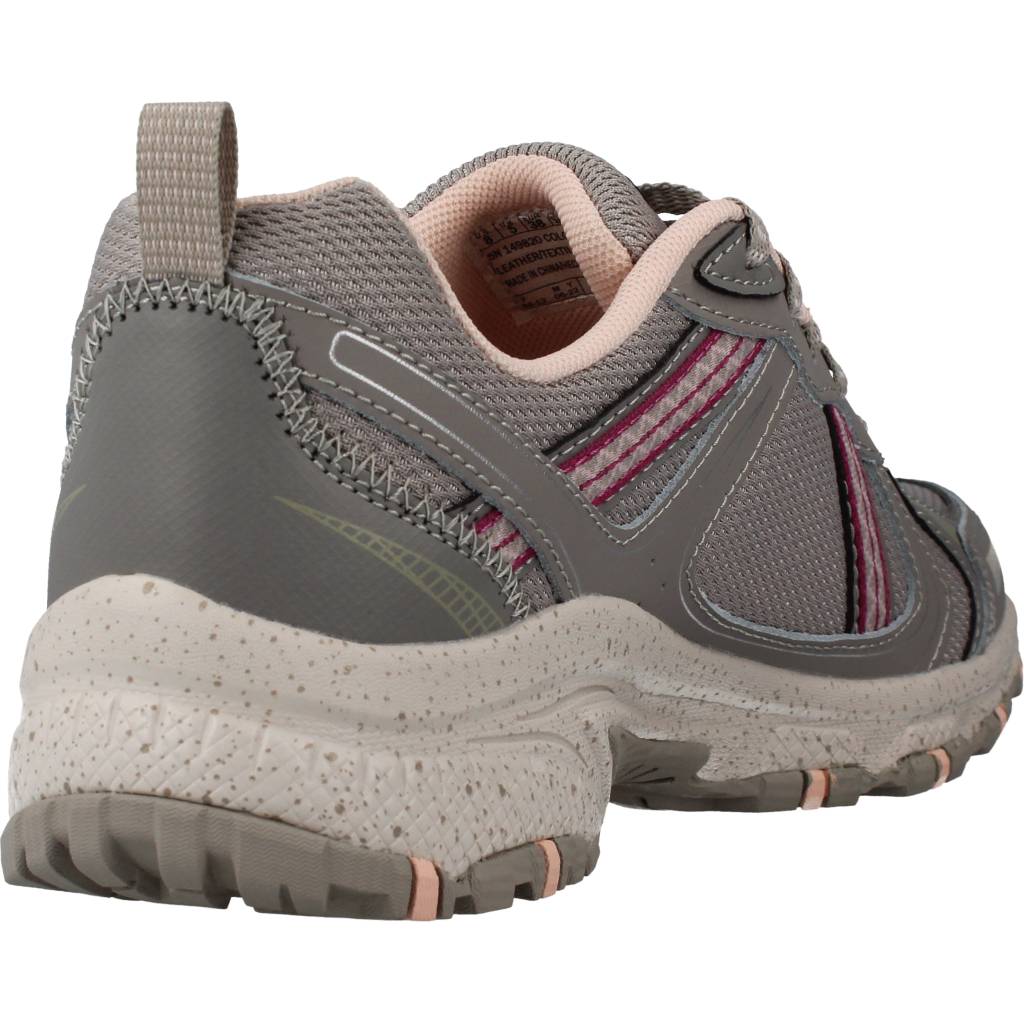 SKECHERS HILLCREST - VAST ADVENTURE en color GRIS (3)