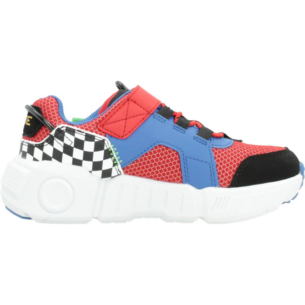 SKECHERS L en color ROJO (4)