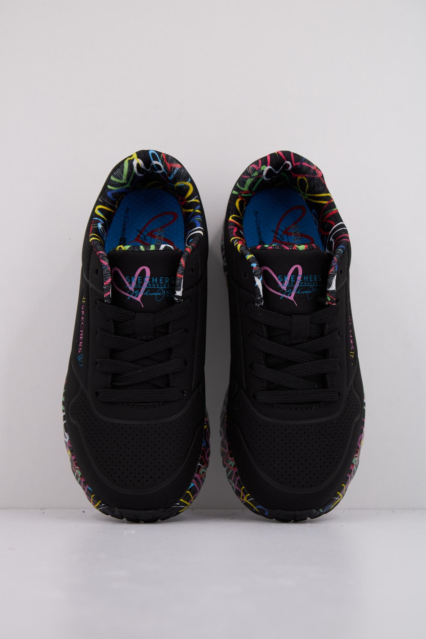 SKECHERS UNO LITE en color NEGRO (3)