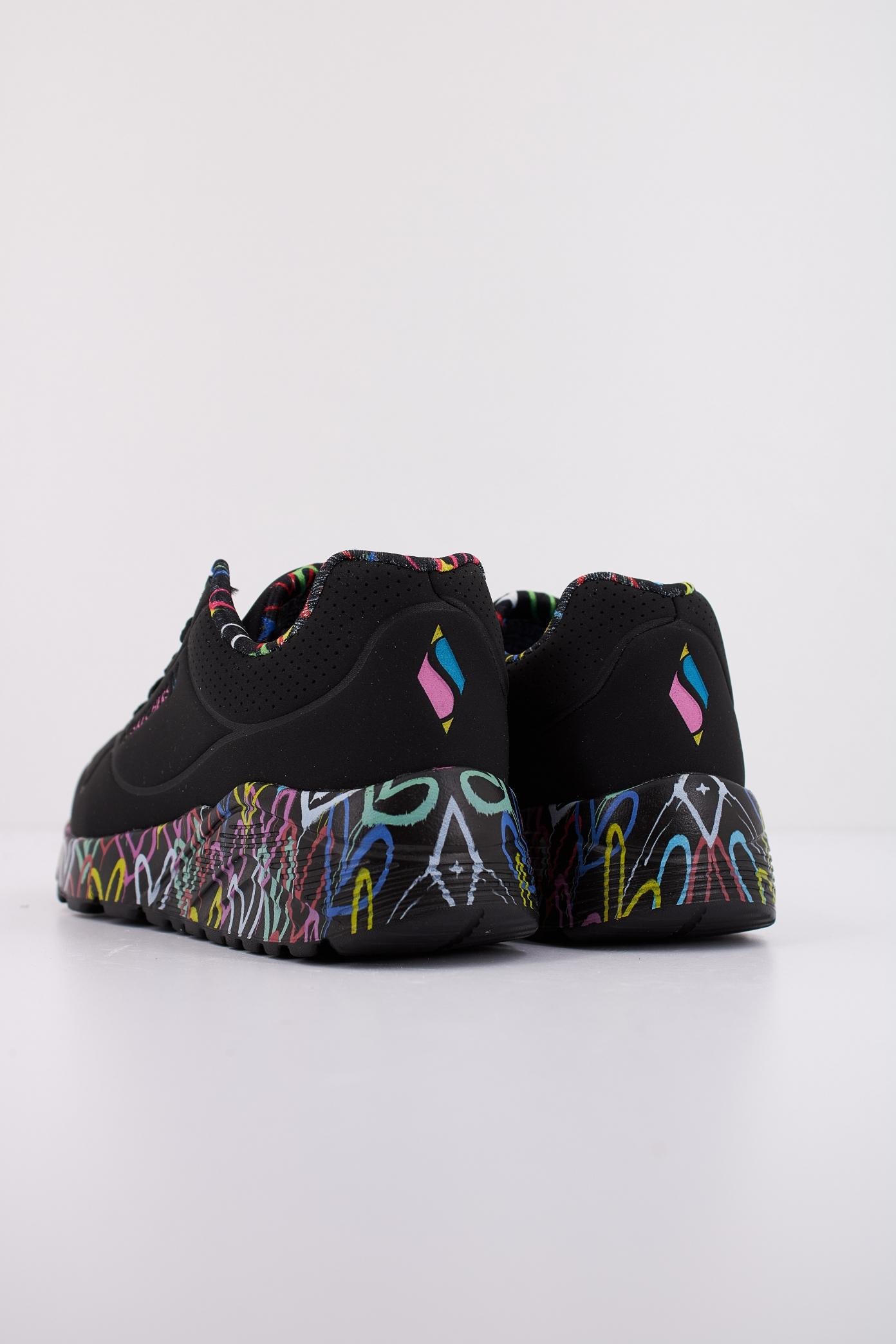 SKECHERS UNO LITE en color NEGRO (4)