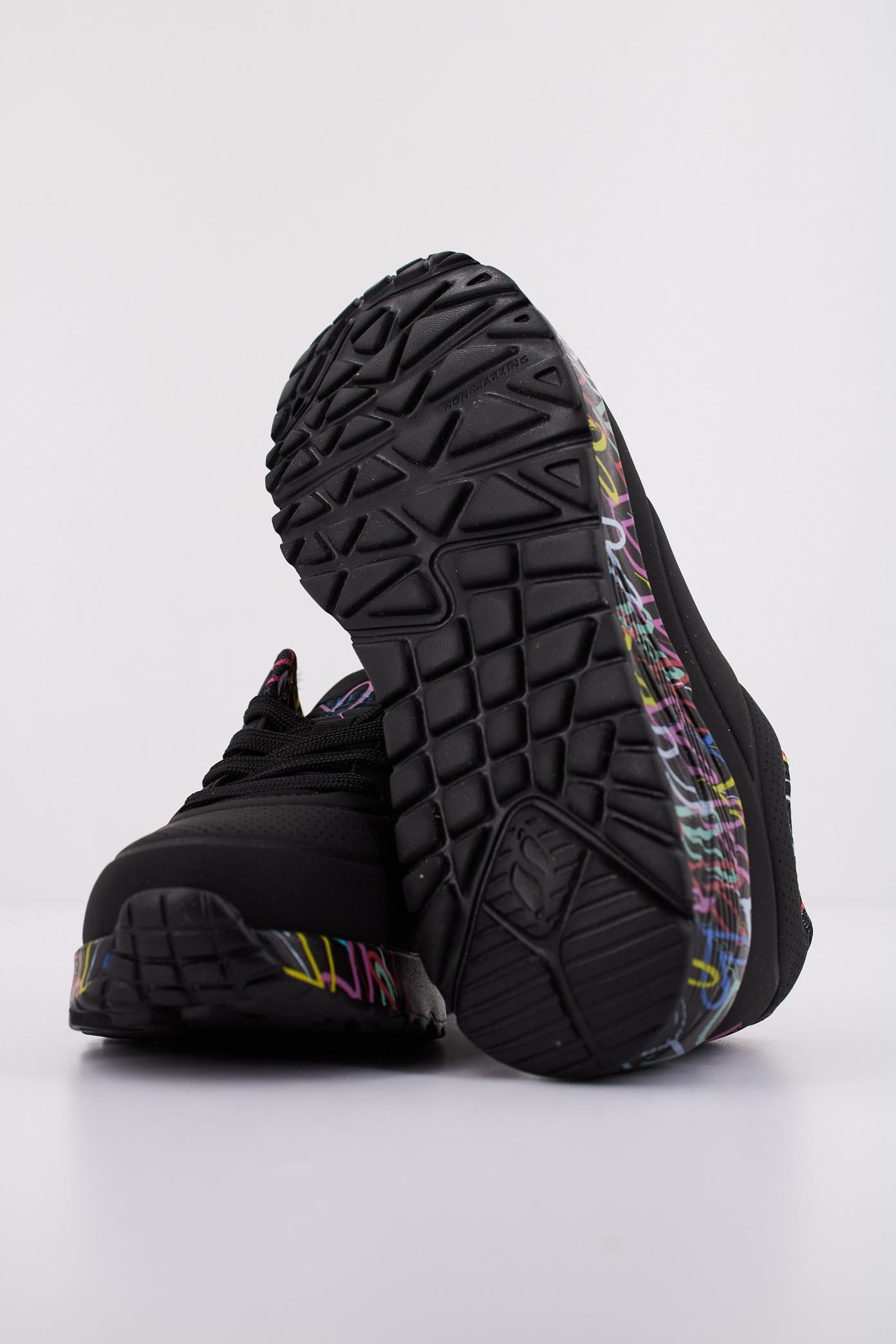 SKECHERS UNO LITE en color NEGRO (5)