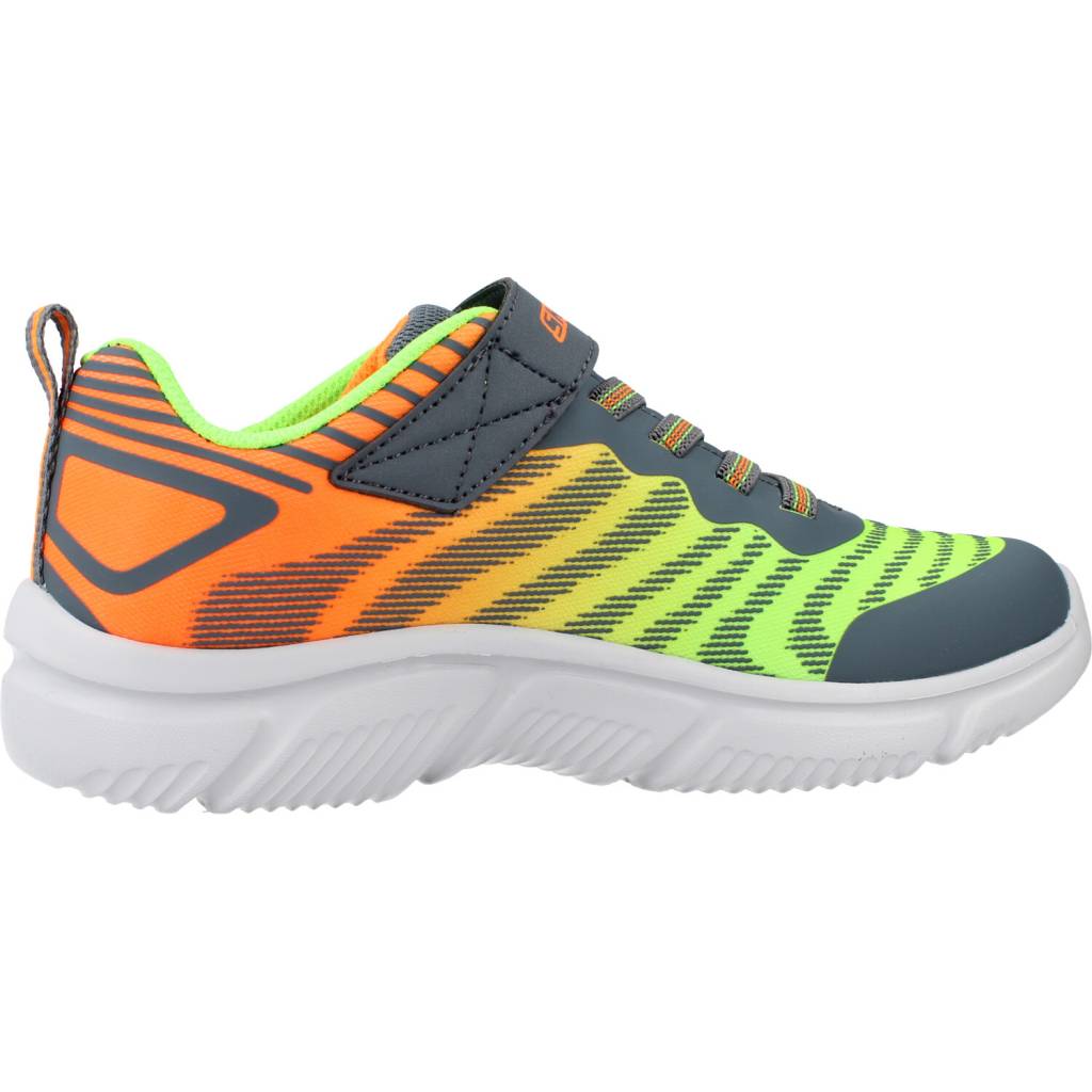 SKECHERS GO RUN en color VERDE (4)