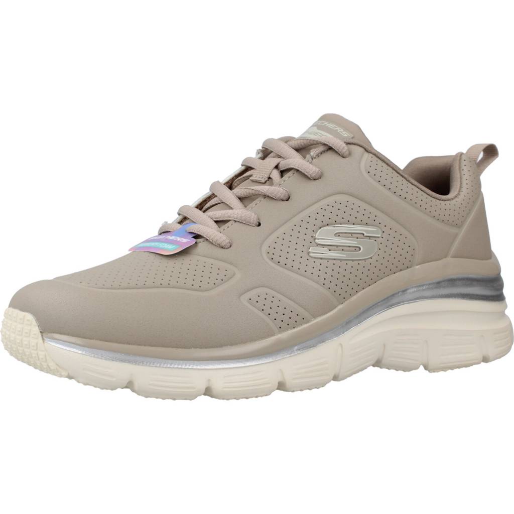 SKECHERS S en color MARRON CLARO (1)