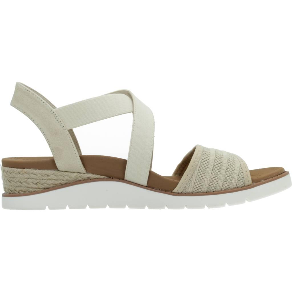 SKECHERS ARCH FIT BEACH KISS en color BEIS (4)