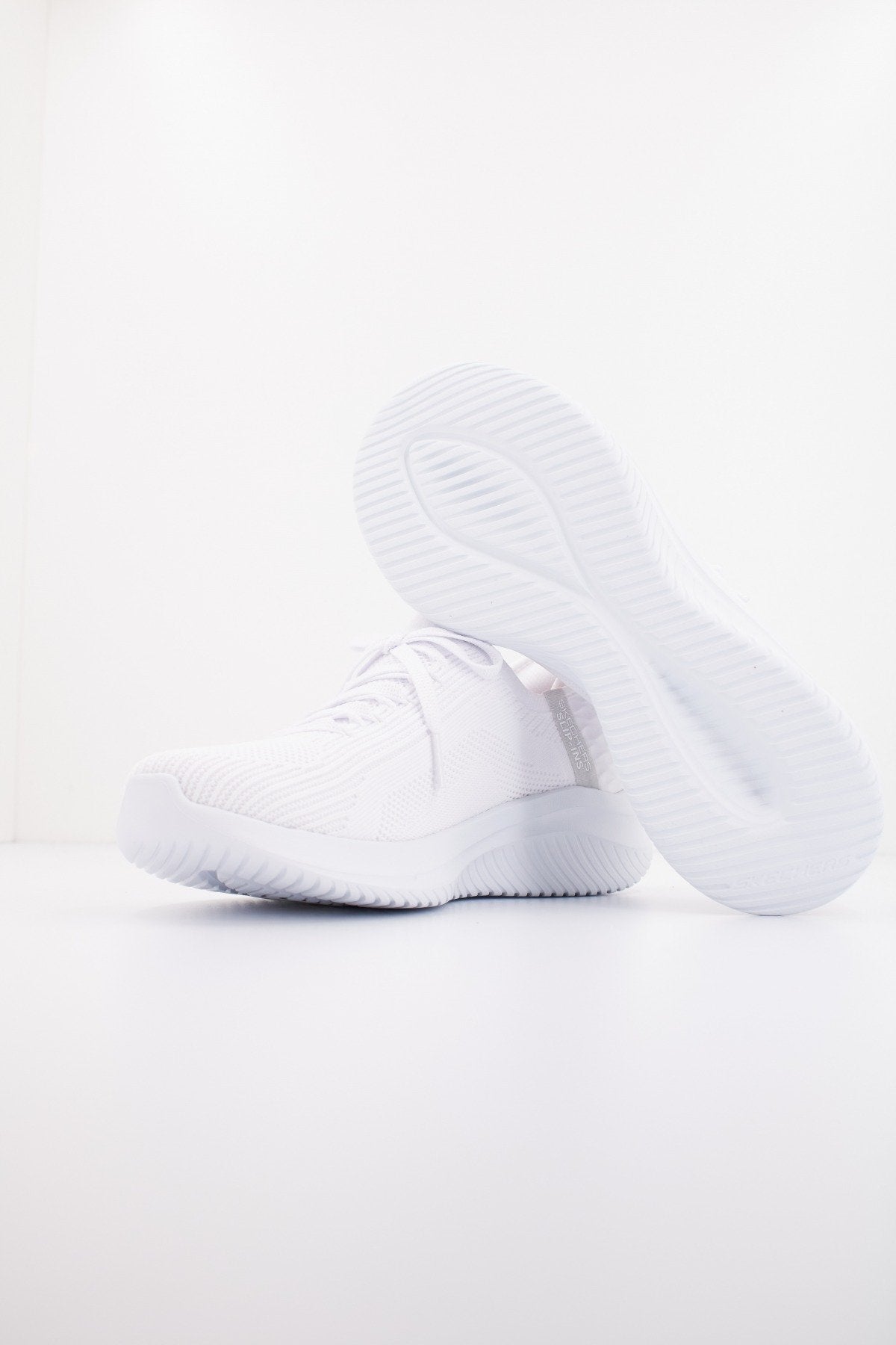 SKECHERS SLIP-INS: ULTRA FLEX . TONAL STRETC en color BLANCO (4)