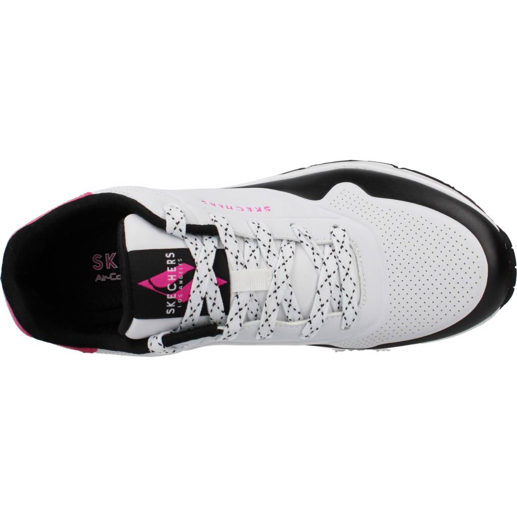 SKECHERS UNO-NEON en color NEGRO (7)