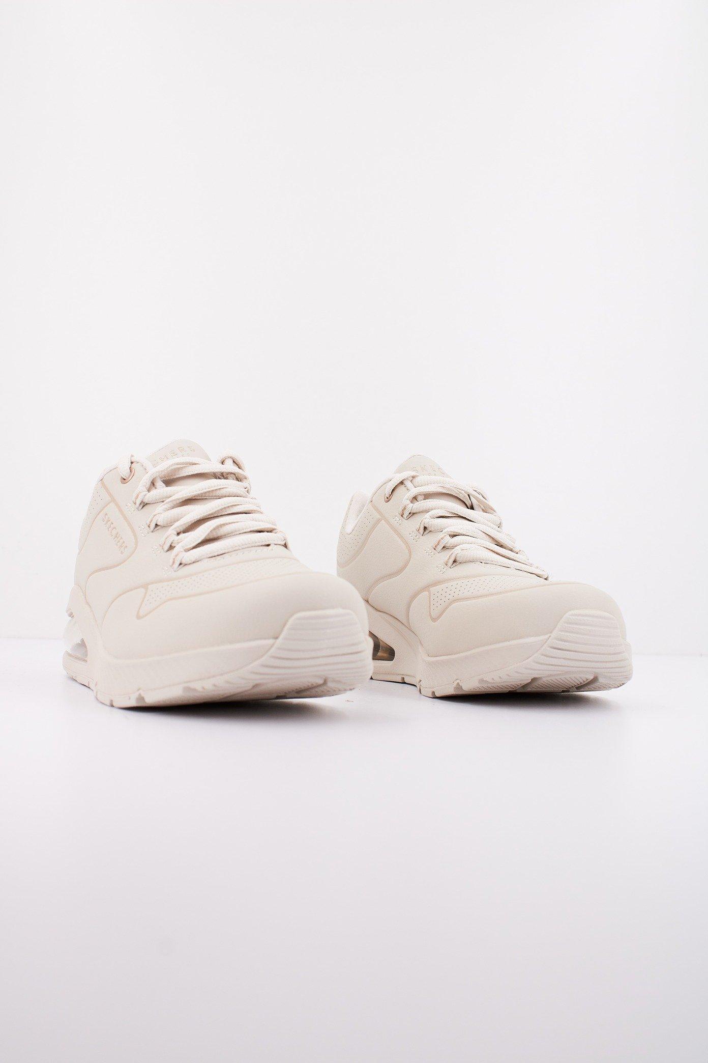 SKECHERS UNO en color BEIS (2)