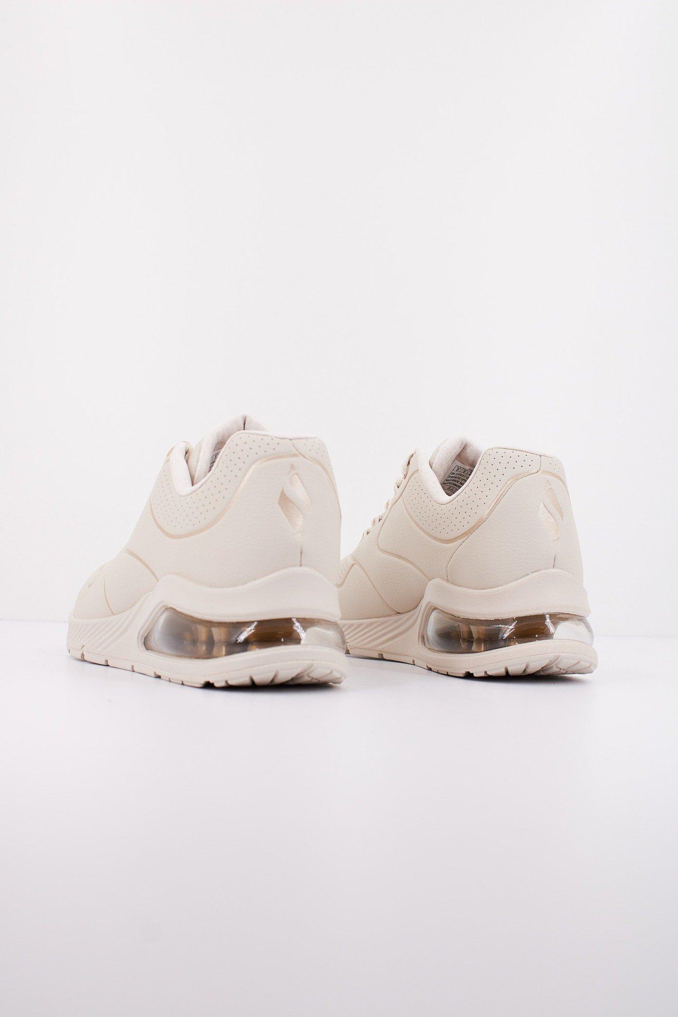SKECHERS UNO en color BEIS (3)