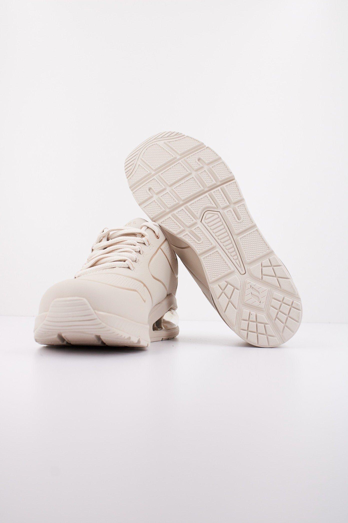 SKECHERS UNO en color BEIS (4)