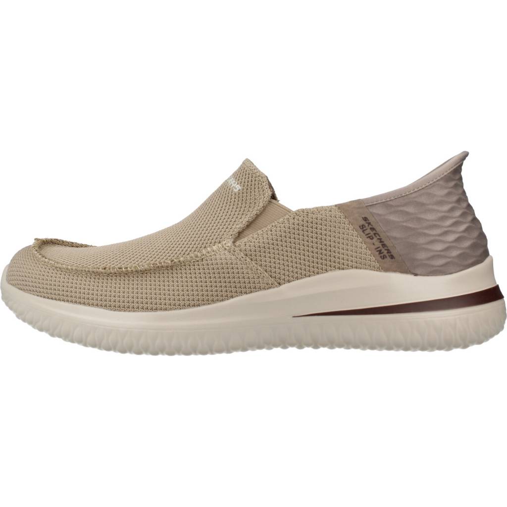 SKECHERS SLIP-INS S en color MARRON CLARO (2)