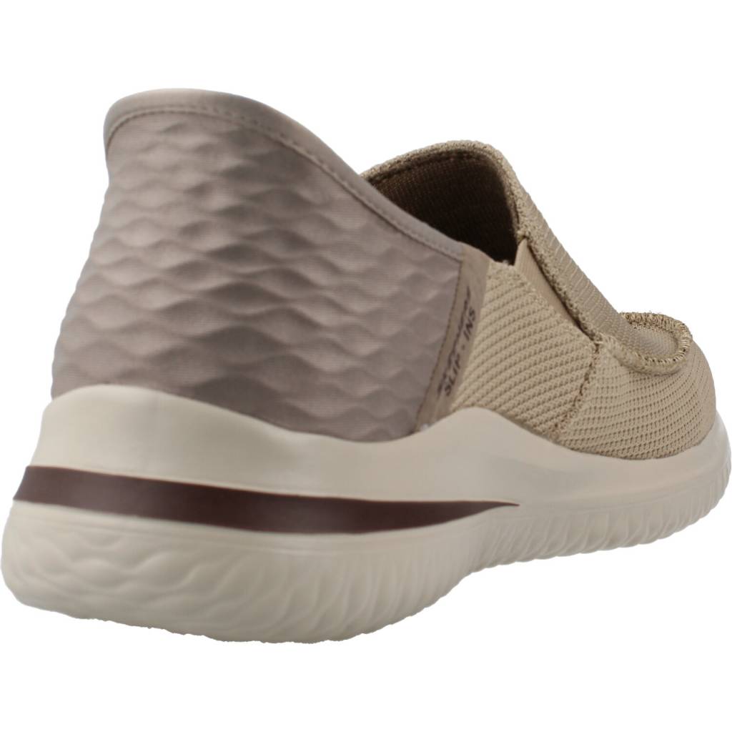 SKECHERS SLIP-INS S en color MARRON CLARO (3)