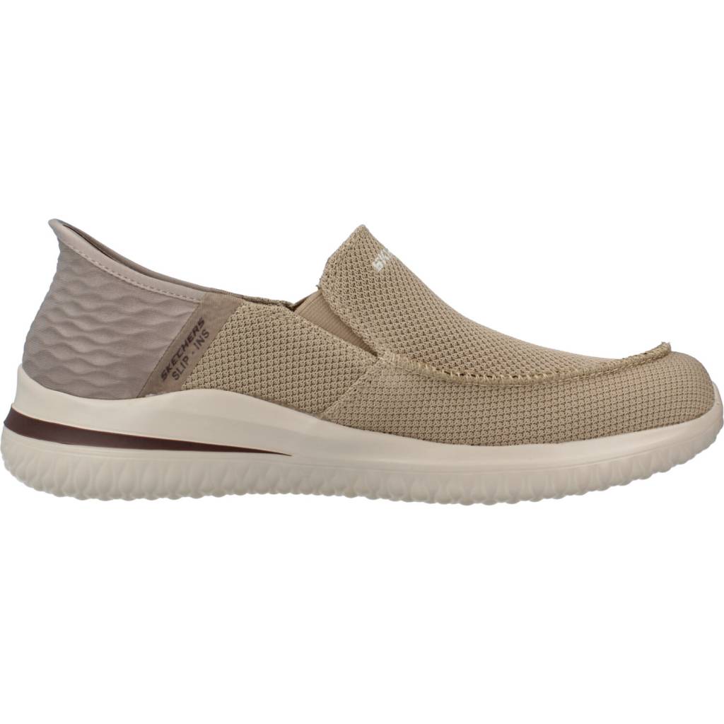 SKECHERS SLIP-INS S en color MARRON CLARO (4)