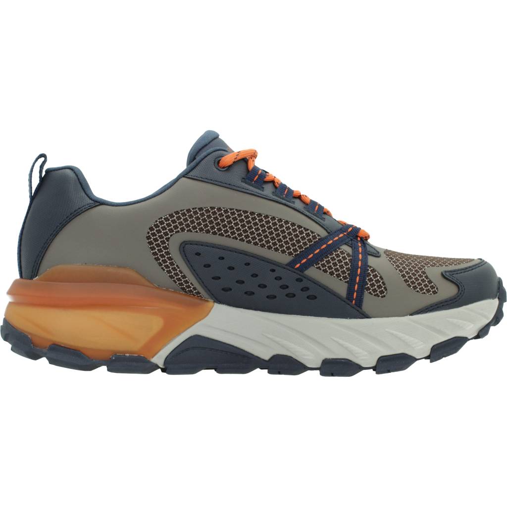 SKECHERS MAX PROTECT en color AZUL (4)