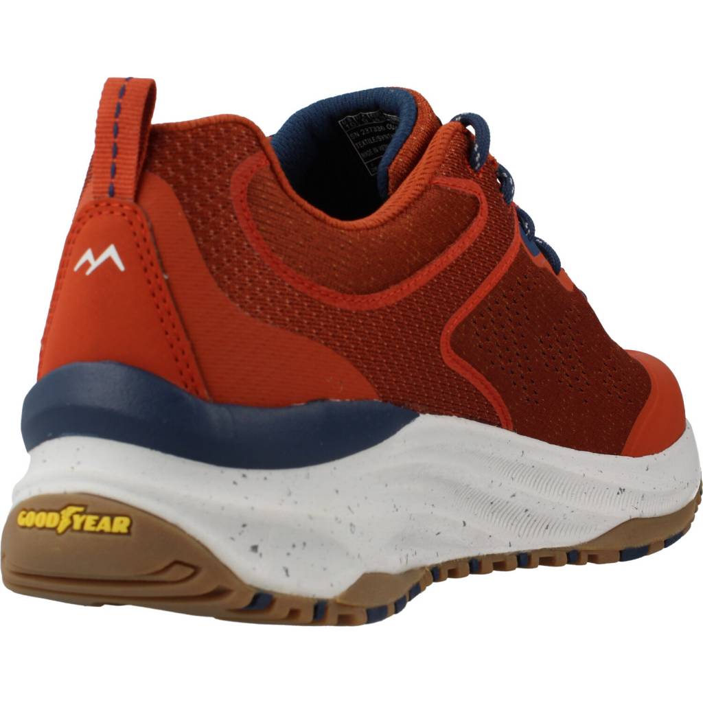 SKECHERS en color MARRON (3)